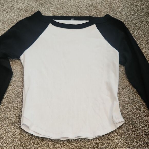 Black and White Raglan Sleeve Women's Top - Picture 1 of 1
